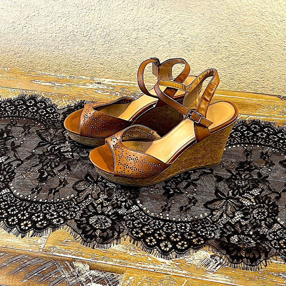 Open toe wedge sandals